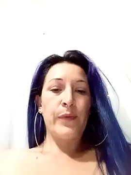 Snapshot of sophie_banger chatting on 01/05/25, 06:56 sophie banger online show from 01/05/25, 06:56