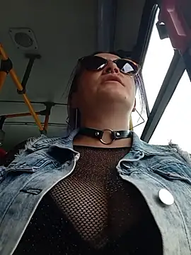 sophie banger online show from 04/20/26, 07:48