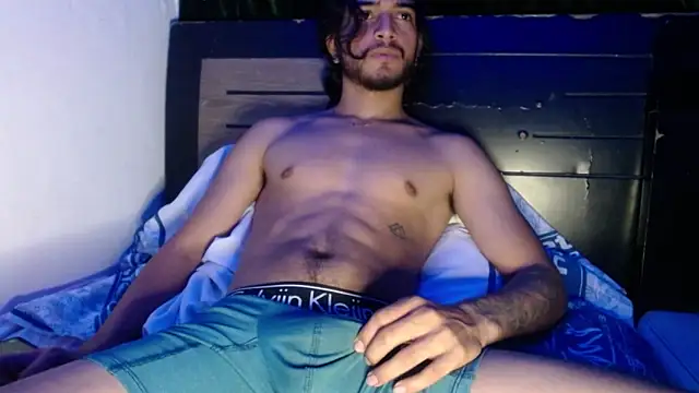 Snapshot of maxximus_100 chatting on 12/22/24, 08:49 maxximus 100 online show from 12/22/24, 08:49