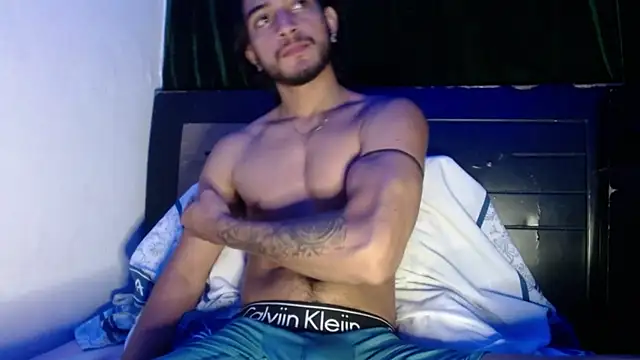 Snapshot of maxximus_100 chatting on 12/23/24, 05:28 maxximus 100 online show from 12/23/24, 05:28