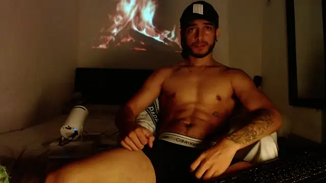 Snapshot of maxximus_100 chatting on 02/06/25, 08:18 maxximus 100 online show from 02/06/25, 08:18