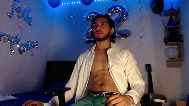 Snapshot of maxximus_100 chatting on 02/11/25, 09:14 maxximus 100 online show from 02/11/25, 09:14