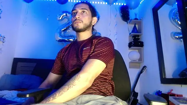 Snapshot of maxximus_100 chatting on 02/13/25, 06:41 maxximus 100 online show from 02/13/25, 06:41