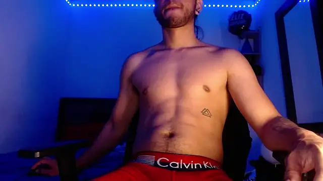 Snapshot of maxximus_100 chatting on 02/21/25, 09:32 maxximus 100 online show from 02/21/25, 09:32