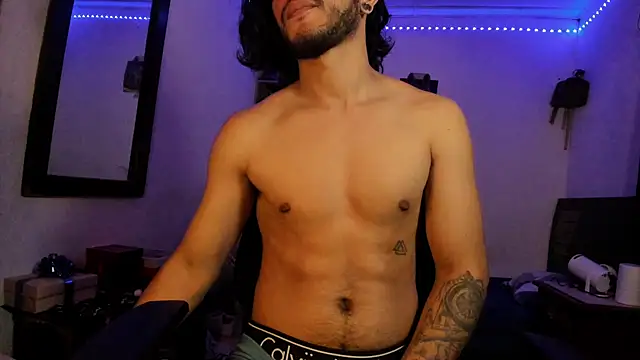 Snapshot of maxximus_100 chatting on 03/15/25, 10:24 maxximus 100 online show from 03/15/25, 10:24