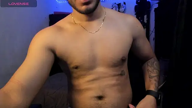 Snapshot of maxximus_100 chatting on 11/12/25, 08:41 maxximus 100 online show from 11/12/25, 08:41