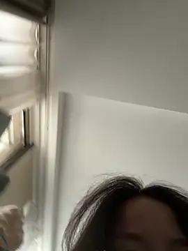 Krismil3 online show from 04/11/26, 01:21