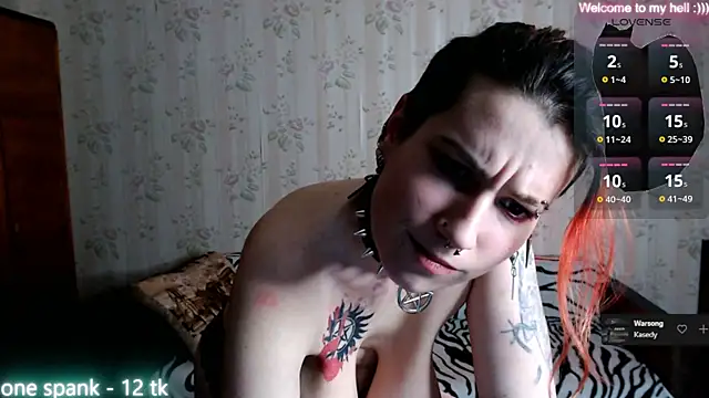 Snapshot of Miya_Wey_ chatting on 02/02/25, 08:41 Miya Wey online show from 02/02/25, 08:41