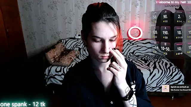 Snapshot of Miya_Wey_ chatting on 02/04/25, 06:49 Miya Wey online show from 02/04/25, 06:49