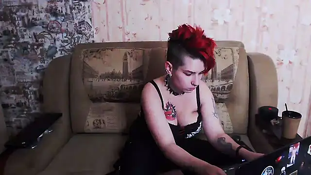 Snapshot of Miya_Wey_ chatting on 10/18/25, 06:30 Miya Wey online show from 10/18/25, 06:30