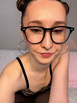 cutte dora online show from 01/15/26, 11:15