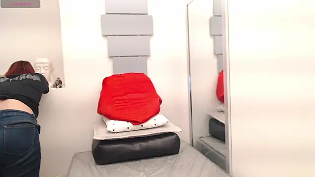 eva twiss online show from 11/07/25, 12:38