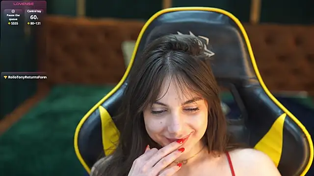 Snapshot of Alisa054 chatting on 01/11/25, 01:59 Alisa054 online show from 01/11/25, 01:59