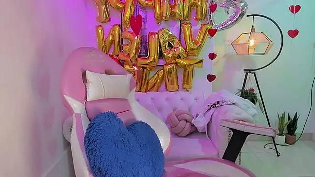 Snapshot of Zafiro_t18 chatting on 02/16/25, 12:32 Zafiro t18 online show from 02/16/25, 12:32