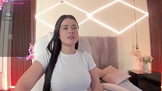 BellaClaiir online show from 01/12/26, 03:28