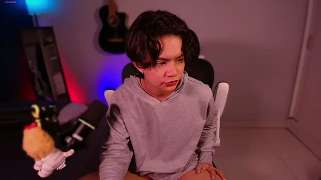 Snapshot of marlena3312 chatting on 10/19/25, 01:01 marlena3312 online show from 10/19/25, 01:01