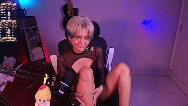 Snapshot of marlena3312 chatting on 10/24/25, 02:46 marlena3312 online show from 10/24/25, 02:46