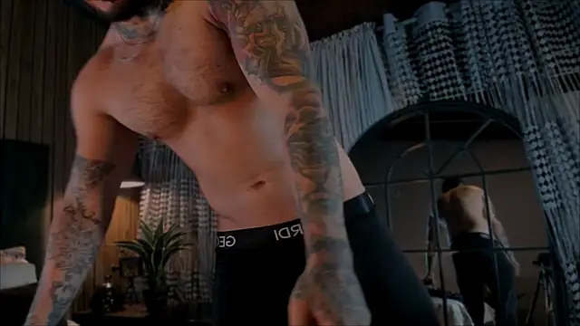 Snapshot of LeoSalvatore_ chatting on 01/21/25, 03:04 LeoSalvatore online show from 01/21/25, 03:04