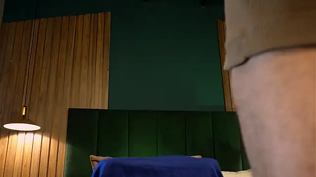 Snapshot of LeoSalvatore_ chatting on 03/11/25, 06:43 LeoSalvatore online show from 03/11/25, 06:43