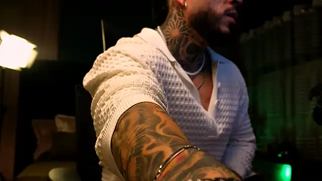 Snapshot of LeoSalvatore_ chatting on 03/14/25, 07:26 LeoSalvatore online show from 03/14/25, 07:26