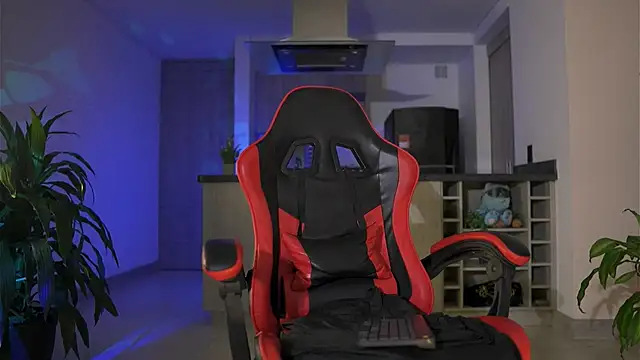 Snapshot of LeoSalvatore_ chatting on 09/09/25, 03:39 LeoSalvatore online show from 09/09/25, 03:39