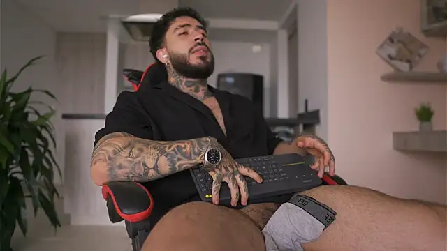 LeoSalvatore  online show from 11/14/25, 12:48