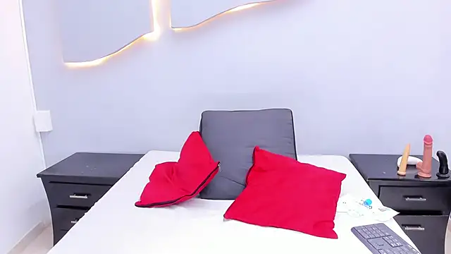 CarlieLyn online show from 04/23/26, 03:08