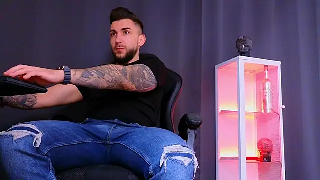 MightyAaron66 online show from 02/15/25, 10:44