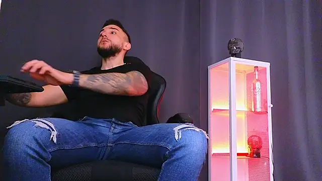 MightyAaron66 online show from 02/16/25, 10:54