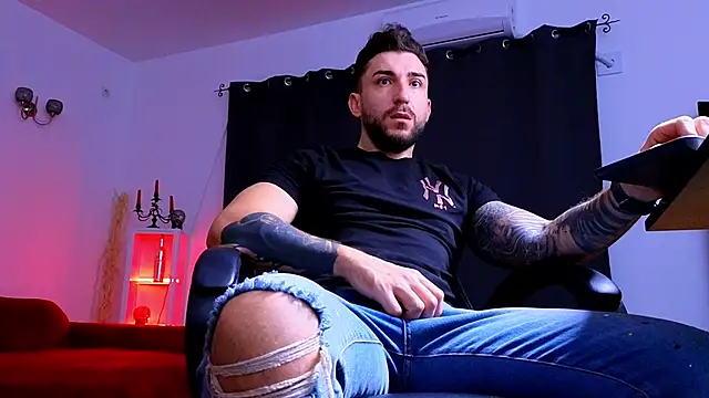 MightyAaron66 online show from 10/19/25, 04:24