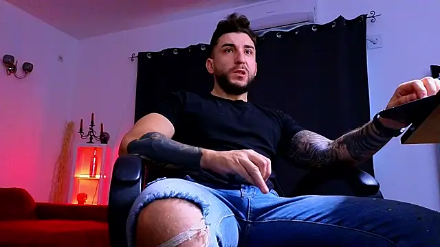 MightyAaron66 online show from 11/10/25, 06:23