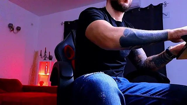 MightyAaron66 online show from 11/13/25, 04:44