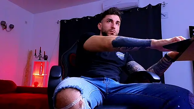 MightyAaron66 online show from 11/21/25, 03:38