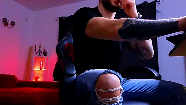 MightyAaron66 online show from 11/23/25, 04:12