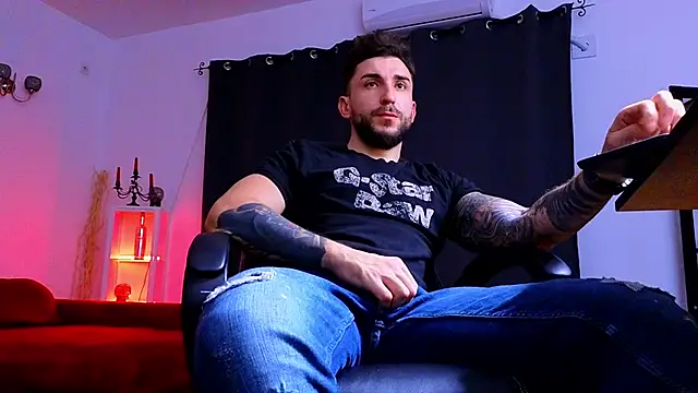 MightyAaron66 online show from 11/26/25, 03:35