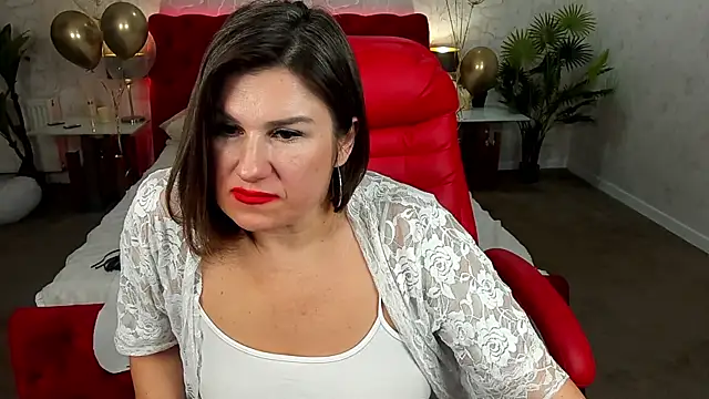 Snapshot of KiraRoxx chatting on 02/12/25, 09:54 KiraRoxx online show from 02/12/25, 09:54