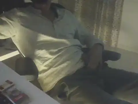 Snapshot of dominanthubby chatting on 12/10/24, 10:26 dominanthubby online show from 12/10/24, 10:26