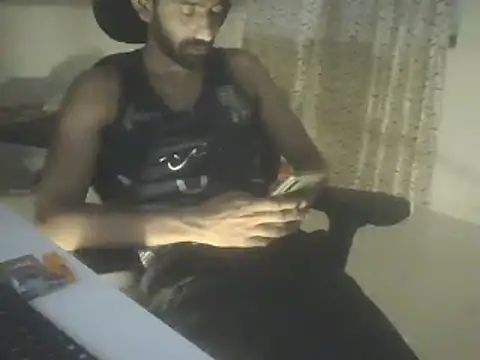 Snapshot of dominanthubby chatting on 12/12/24, 12:44 dominanthubby online show from 12/12/24, 12:44