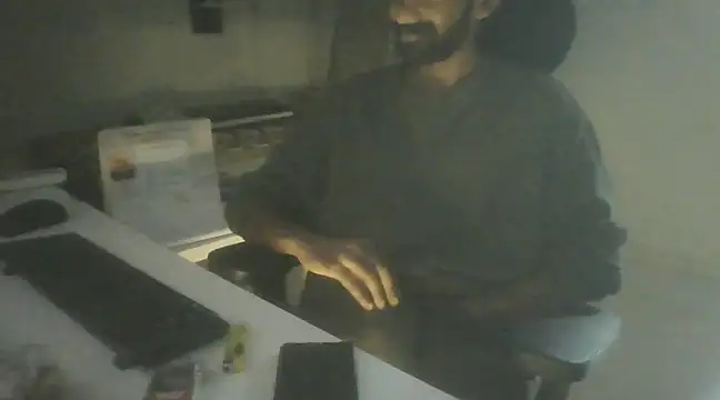Snapshot of dominanthubby chatting on 12/21/24, 10:40 dominanthubby online show from 12/21/24, 10:40