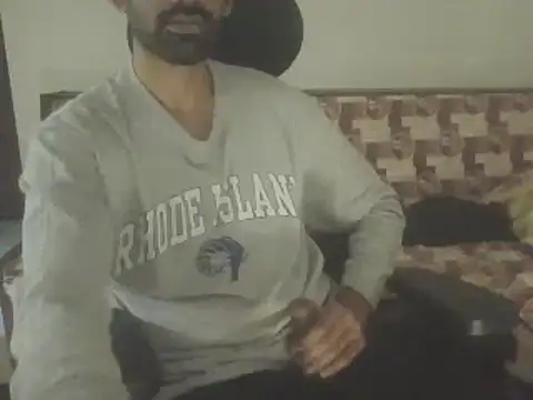 Snapshot of dominanthubby chatting on 02/21/25, 03:56 dominanthubby online show from 02/21/25, 03:56