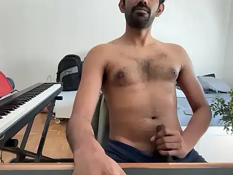 Snapshot of dominanthubby chatting on 04/25/26, 12:30 dominanthubby online show from 04/25/26, 12:30