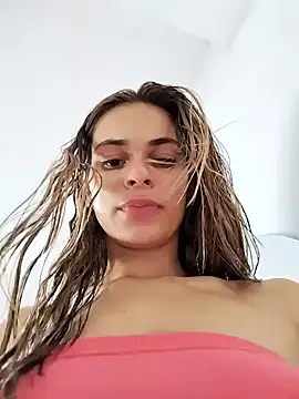 Snapshot of cuteluci_ chatting on 12/30/24, 01:03 cuteluci online show from 12/30/24, 01:03