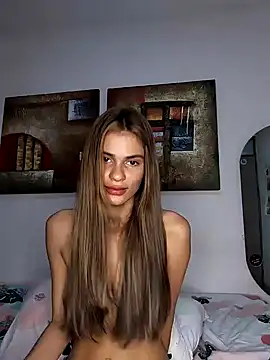 Snapshot of cuteluci_ chatting on 12/31/24, 03:53 cuteluci online show from 12/31/24, 03:53