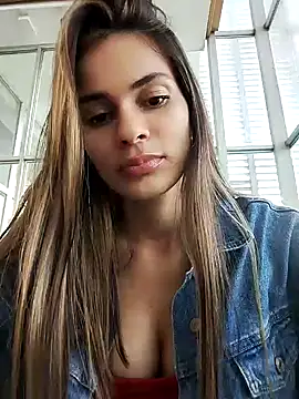 Snapshot of cuteluci_ chatting on 01/07/25, 09:46 cuteluci online show from 01/07/25, 09:46
