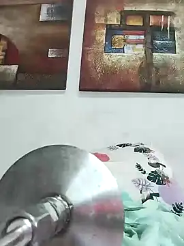 Snapshot of cuteluci_ chatting on 01/22/25, 06:41 cuteluci online show from 01/22/25, 06:41