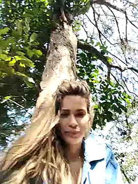 Snapshot of cuteluci_ chatting on 02/02/25, 03:07 cuteluci online show from 02/02/25, 03:07