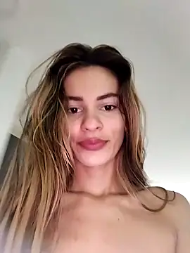 Snapshot of cuteluci_ chatting on 02/09/25, 12:19 cuteluci online show from 02/09/25, 12:19