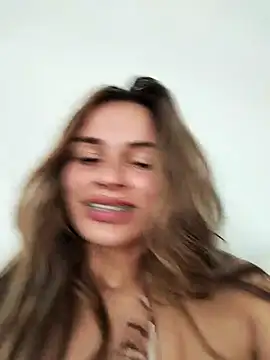 Snapshot of cuteluci_ chatting on 02/17/25, 05:43 cuteluci online show from 02/17/25, 05:43