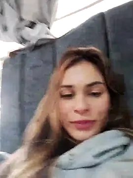 Snapshot of cuteluci_ chatting on 02/19/25, 03:27 cuteluci online show from 02/19/25, 03:27