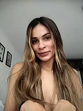 Snapshot of cuteluci_ chatting on 03/17/25, 07:48 cuteluci online show from 03/17/25, 07:48